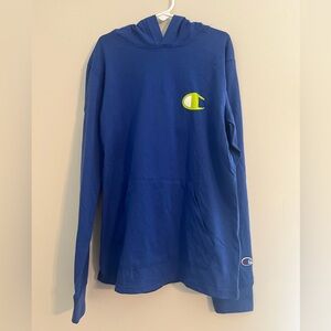 NWT Champion Boys Hooded T-Shirt. Size Medium.